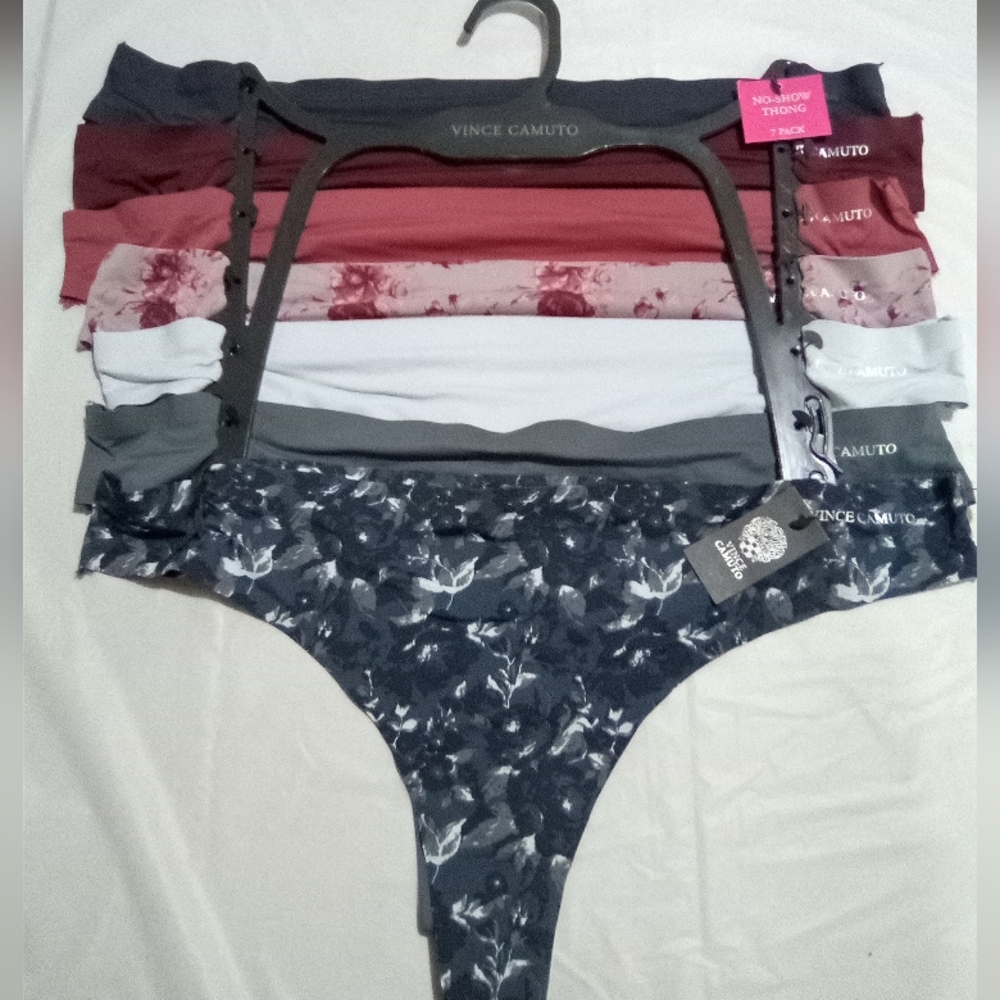 New Arrivals Vince Camuto no show Thongs.